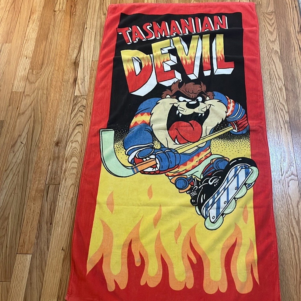Vintage 90s looney tunes tasmanian devil beach towel